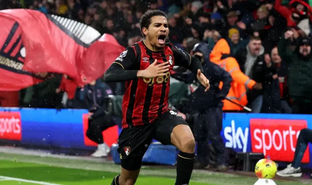 INGLÊS: Liverpool busca empate 2 a 0, mas perde no último lance