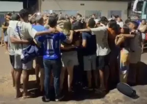 'Estão em casa': Delegação do Águia chega a Marabá após acidente