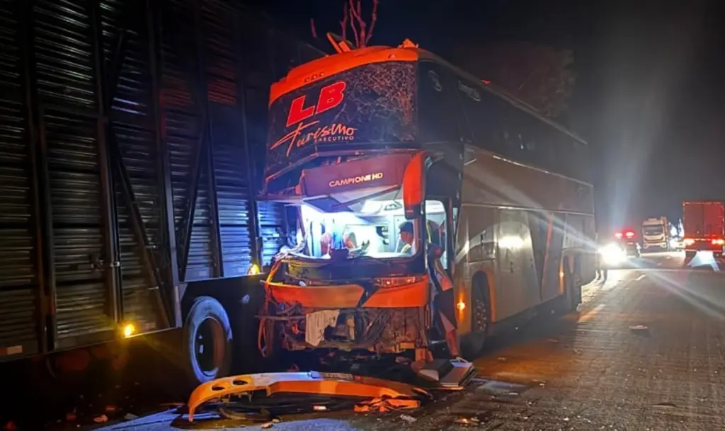 Águia de Marabá: Fotos mostram ônibus após acidente fatal