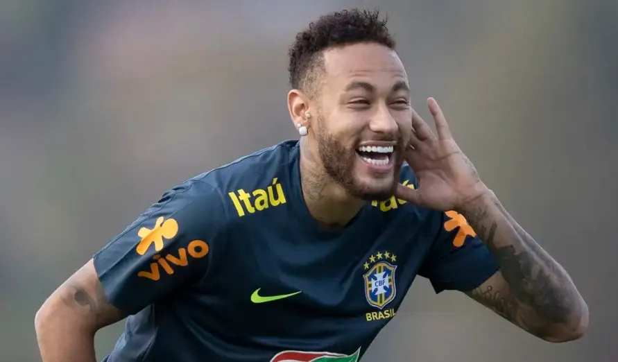 Neymar em treino da Seleção Brasileira
