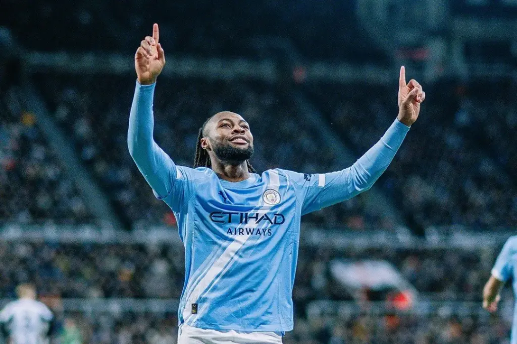 Reforço milionário brilha e City abre vantagem na semi da Copa da Liga