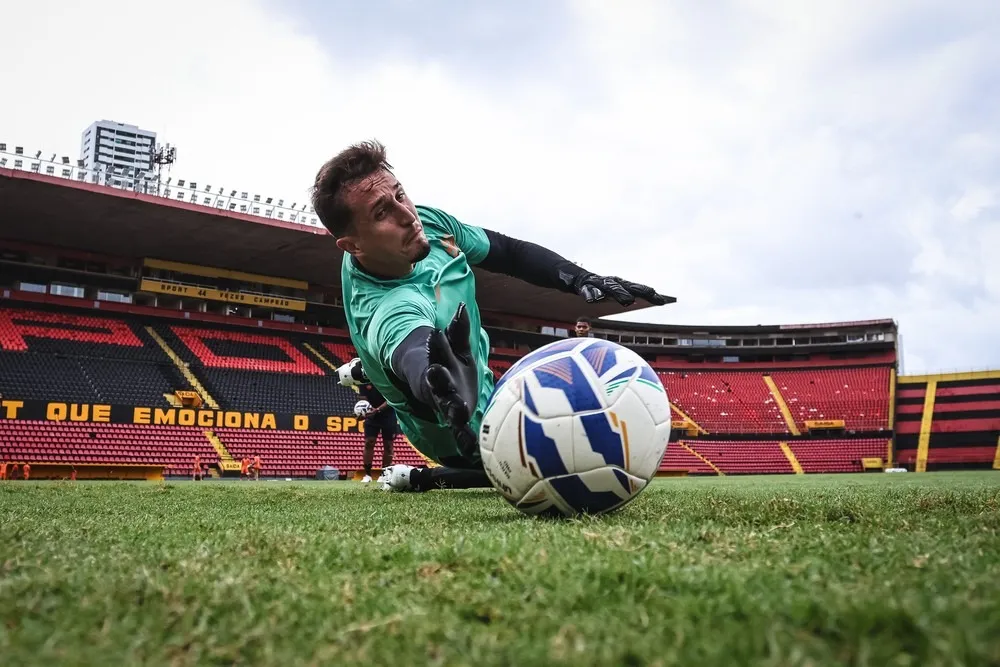 Sport mantém Thiago Couto no elenco após período de incertezas