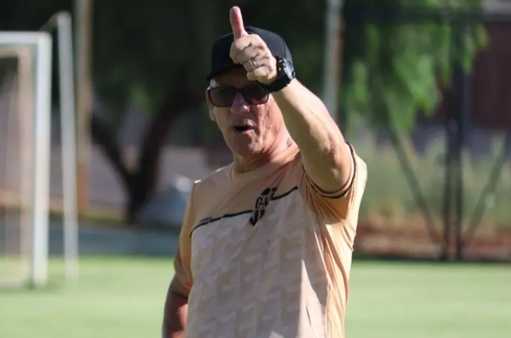 Paranaense: Cascavel vence Galo Maringá e estraga estreia de Luiz Carlos Cruz (Foto: Divulgação)