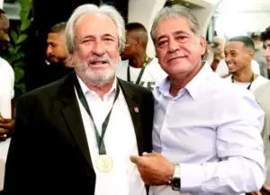 Alô Torrano e Eberlin: estão esperando o que pra renunciar?