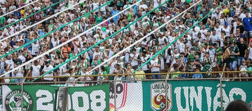 XV de Jaú x União São João - Onde assistir e escalações! 3 União São João completa 45 anos (Foto: Arquivo e União Mania)