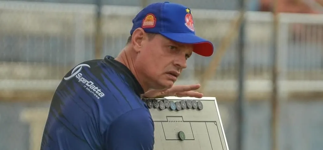 Valmir Israel durante treino (Foto: Wellington Oliveira-Penapolense)