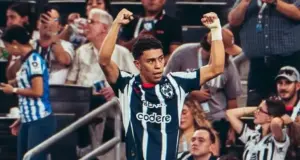 Vasco encaminha acerto com o colombiano Johan Rojas