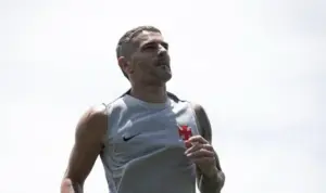 Vegetti pede para deixar o Vasco e negocia com o Cerro Porteño