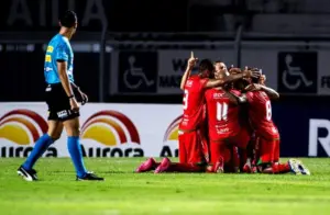 Que pobreza da Ponte Preta nesta vexatória derrota para o Velo Clube!