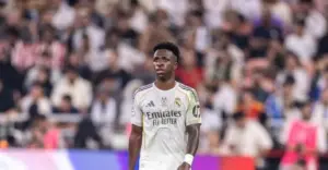 Arbeloa assume o Real Madrid e defende Vinicius Júnior em apresentação