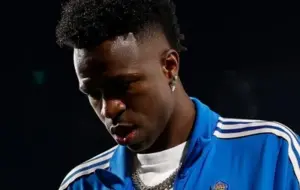 Vini Jr sofre racismo antes de jogo da Copa do Rei