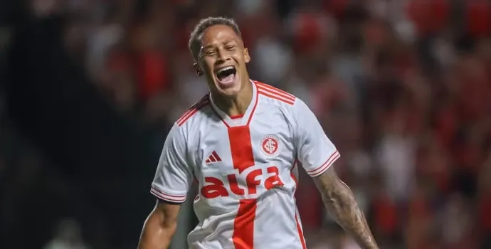 Internacional pode perder Vitinho para clube da China