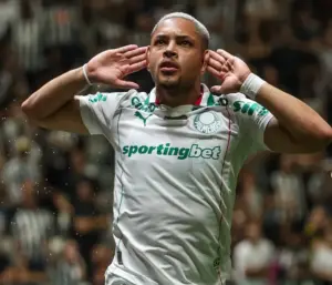 Vitor Roque celebra 1º gol pelo Palmeiras no ano: 'Importante para eu ganhar mais confiança'