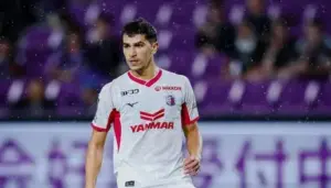 Remo fica perto de fechar com Vitor Bueno, ex-Santos e São Paulo