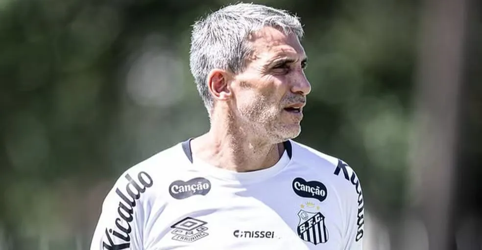 Juan Pablo Vojvoda durante treino (Foto: Raul Baretta-Santos FC)