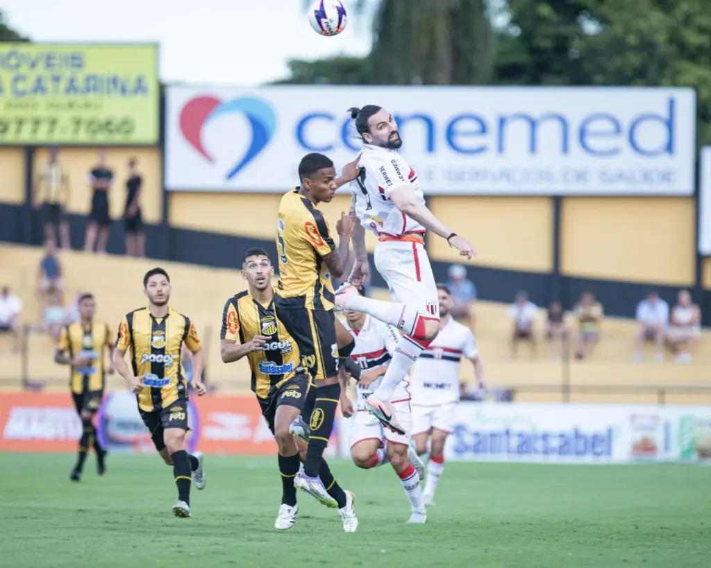 Novorizontino 2 x 0 Botafogo-SP - Tigre vence e retoma liderança do Paulistão 3 Tigre vence e retoma liderança do Paulistão (Foto: @jotaarnaldo)