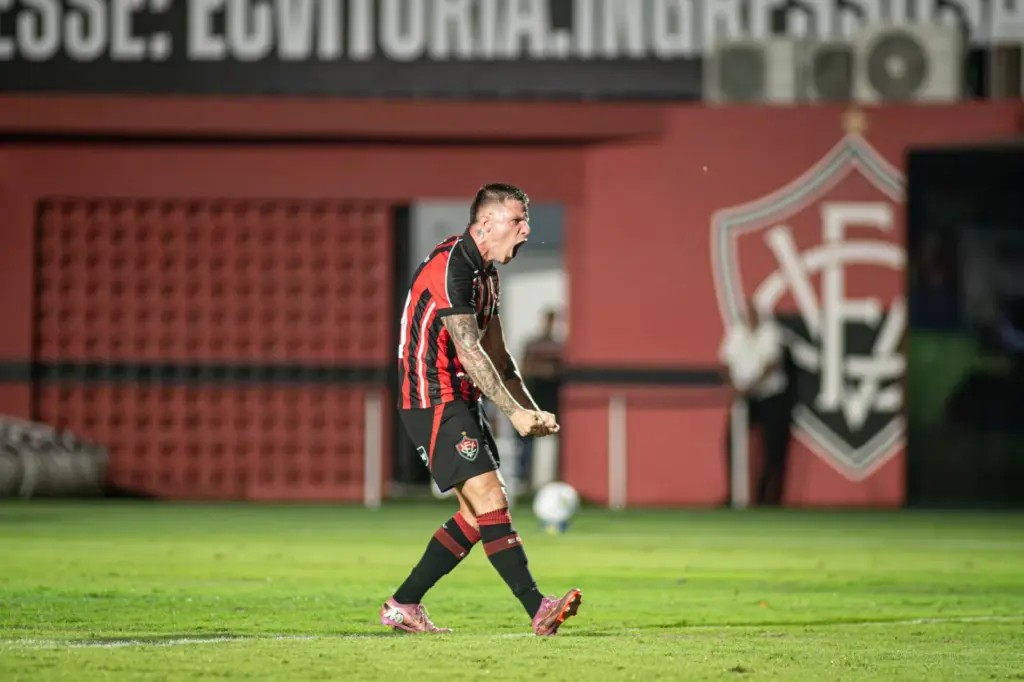 Vitória volta a vencer em estreias do Brasileirão após 17 anos 2 Vitória volta a vencer em estreias do Brasileirão após 17 anos (Foto: Victor Ferreira/ECV)