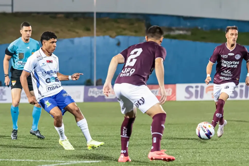 Santo André 0 x 1 Ferroviária - Locomotiva vence fora de casa 2 Santo André 0 x 1 Ferroviária - Locomotiva vence fora de casa (Fotos Brunno Alves)