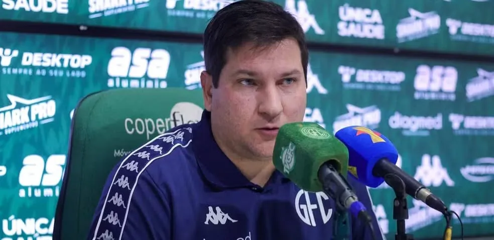 Matheus Costa durante entrevista coletiva (Foto: Raphael Silvestre-Guarani)