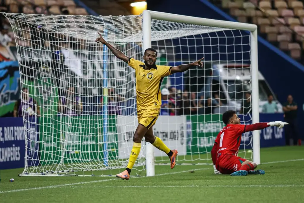 AMAZONENSE: Amazonas bate Manaus com gol de ex-Flamengo e se classifica