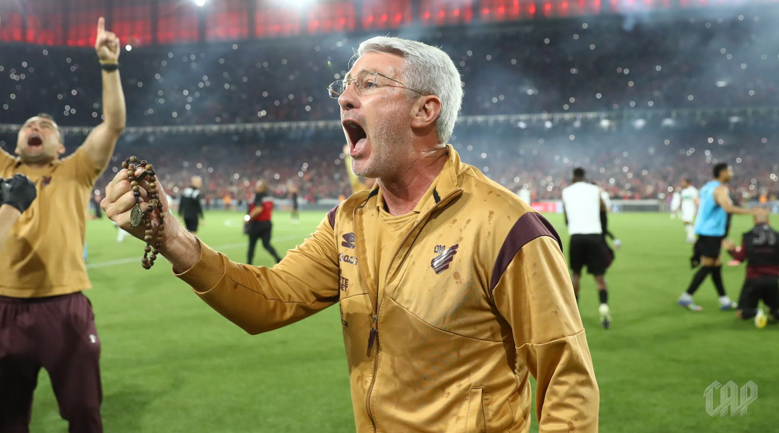 Athletico renova com Odair Hellmann até o fim de 2026