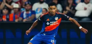 Vasco acerta com Brenner e reforça ataque até 2029