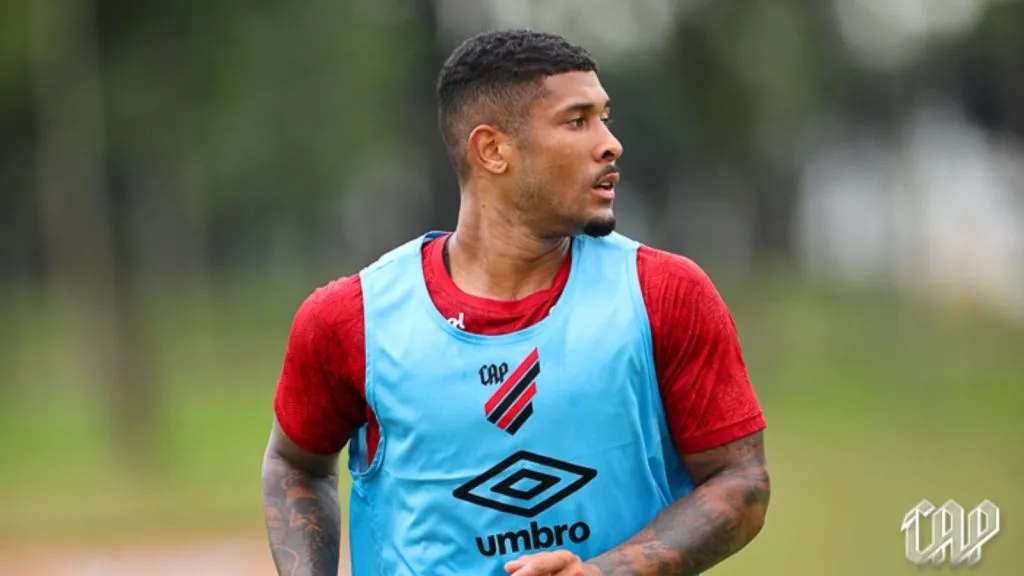 Fernando negociado Athletico Ceará