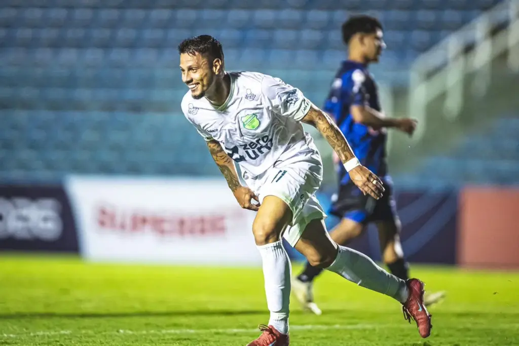 CEARENSE: Floresta larga com pé direito