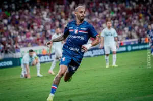 Fortaleza acerta contratação definitiva do volante Pierre até 2029