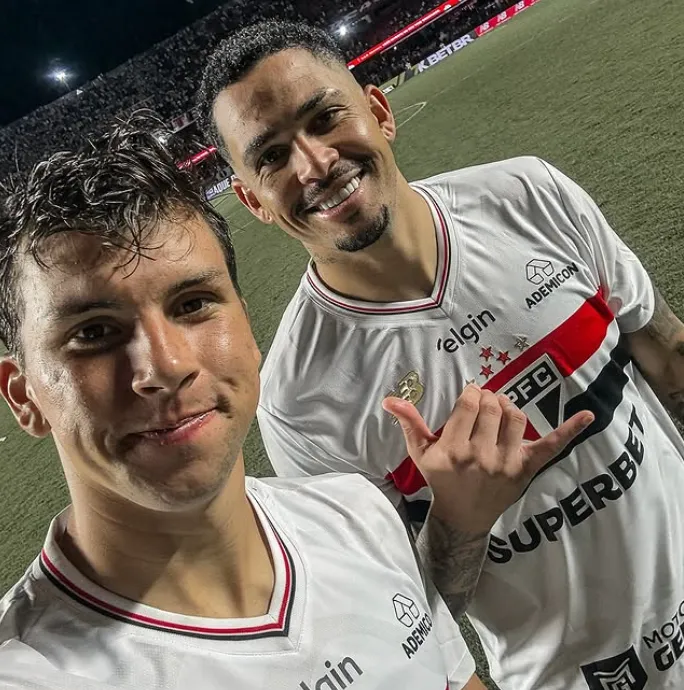 São Paulo 2 x 0 Santos - Tricolor vence e espanta crise 2 kuO2M145 image