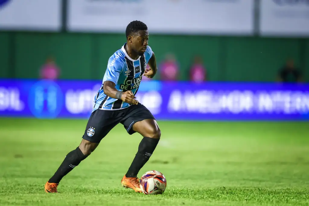 GAÚCHO: Grêmio goleia em estreia de Luís Castro