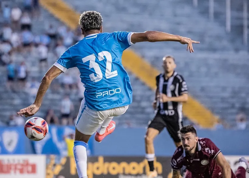 PARANAENSE: Com Sub-20, Coritiba tropeça na estreia 2 Londrina bate Operário Paranaense