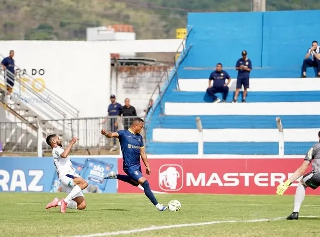 Maguary Retrô empatam Pernambucano