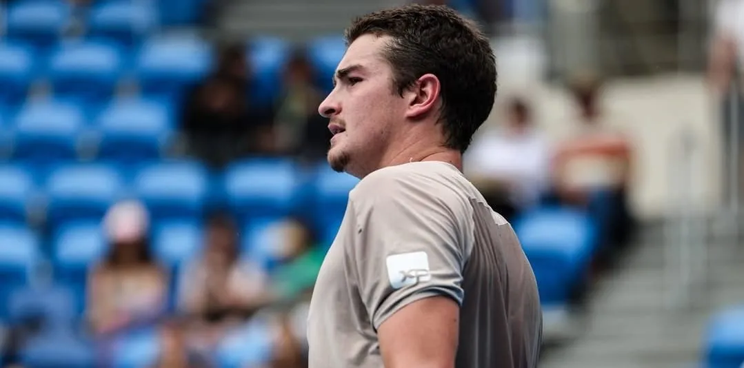 João Fonseca em ação (Foto: Divulgação-Australian Open)