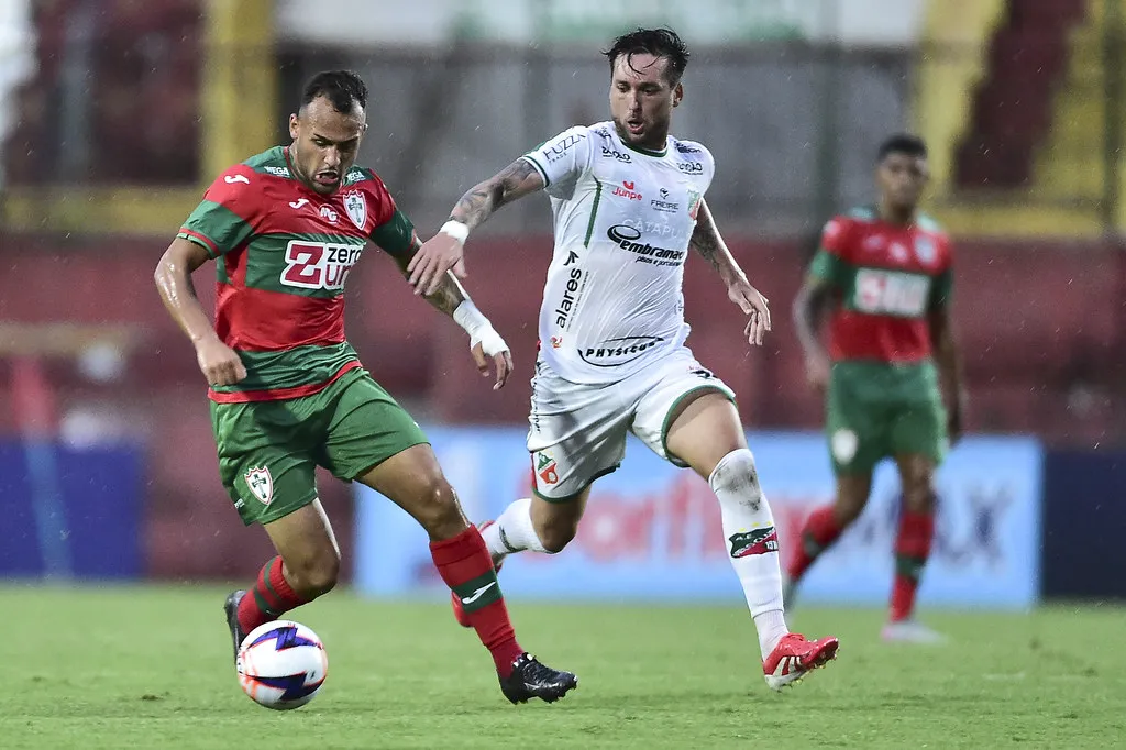 Portuguesa bate Velo Clube Paulistão