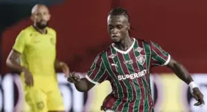 Fluminense aguarda evolução de John Kennedy e Moreno para o Carioca