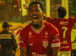 SERGIPANO: Sergipe vence clássico e vira líder