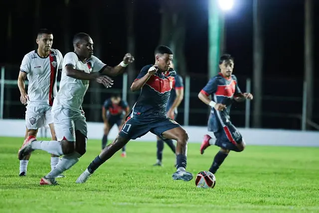 Serra tropeça Real Noroeste Capixaba