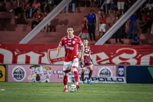 Goiano: Weverton celebra estreia como titular no Vila Nova