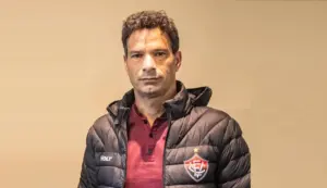 Vitória acerta desligamento do executivo de futebol