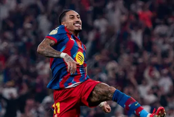 Raphinha diz que teve sorte no gol do título da Supercopa da Espanha: 'Às vezes, dá certo'