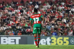 Lateral da Portuguesa celebra boa fase e projeta duelo contra a Ponte Preta