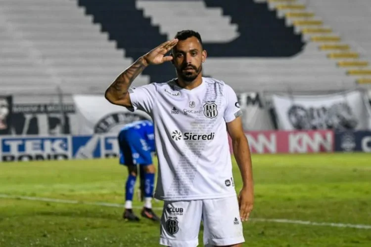 Atacante Moisés marcou 13 gols pela Ponte Preta em 2021                    Crédito: Álvaro JR/Ponte Press
