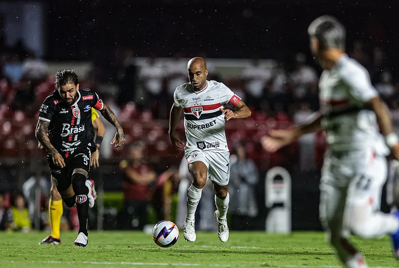 PAULISTÃO: Ponte Preta tem rebaixamento confirmado e São Paulo sonha com a vaga (Foto: Rubens Chiri/SPFC)