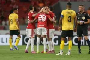 Internacional 4 x 0 Ypiranga - Inter confirma vaga na final do Gauchão