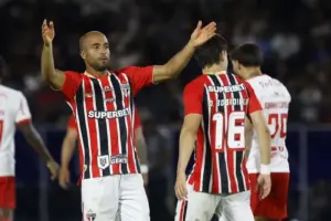 Lucas defende árbitra após polêmica na classificação do São Paulo