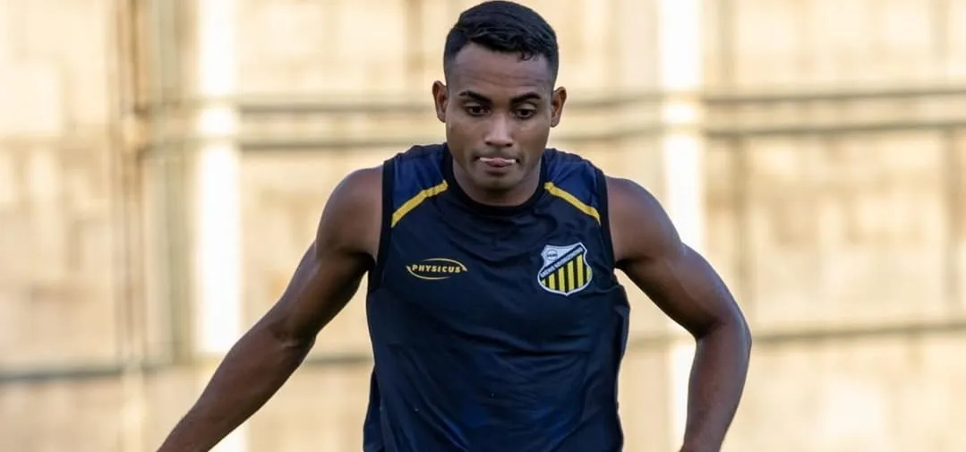 Airton Moisés durante treino (Foto: Ozzair Júnior-Novorizontino)