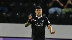 Botafogo tenta contratação de lateral  com bagagem europeia