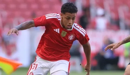 Internacional vê Allex crescer e se firmar no time principal