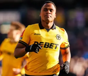 Palmeiras se acerta com Wolverhampton e espera decisão de Arias